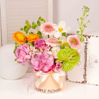 Cutie cu anthirrinum, ranunculus si lisianthus 