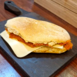Mollete Xl De Sobrasada De Chato Y Gouda