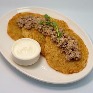 Деруни зі сметаною