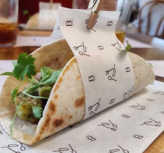 Taco Con Cerdo Deshilachado