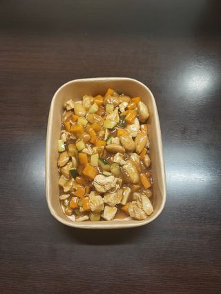 60. Pollo con mandorle