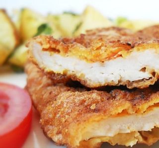 Snitel crocant din piept de pui