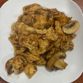 Pollo Con Champiñones
