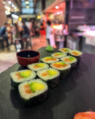 Futomaki De Salmón (10 Uds.)