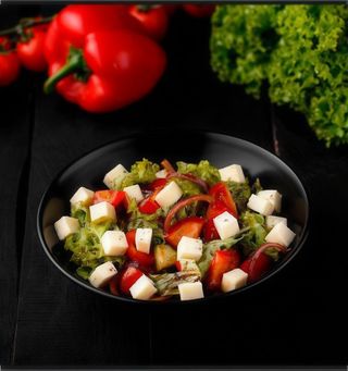 Салат овочевий з імеретинським сиром 230г