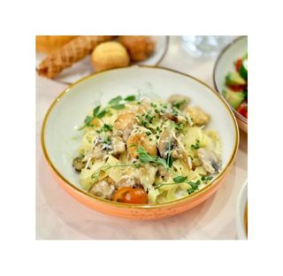 Фетучини с курицей и грибами