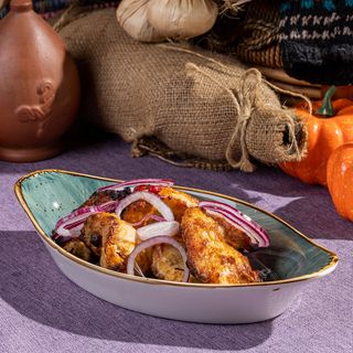 ქათმის მწვადი გარნირით