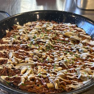 Fideos tostados de carne