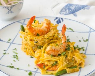 Brás de Camarão e Espargos Selvagens