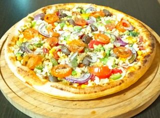 Pizza Vegetable  600g + gratuit un sos sau un cola\fanta sau o apa