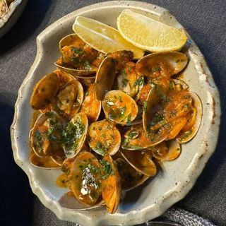 Вонголе в томатном соусе