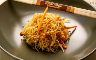 Spaghetti di riso al curry