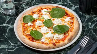 Pizza margherita cu bufala