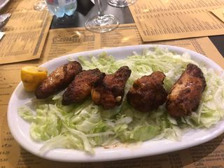 ALETTE DI POLLO PICCANTI COTTE AL FORNO