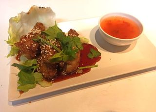 Skrzydełka z kurczaka w sosie karmelowo - kolendrowym