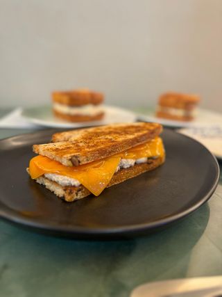 Desayuno Tuna Melt And Millo