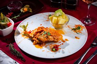 Escalop a la Zingara cu cartofi nature