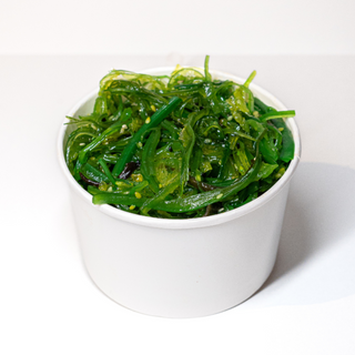 Ensalada de wakame pepino y sésamo