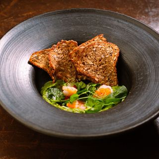 Хумус з авокадо, томатною сальсою та креветками (140г)