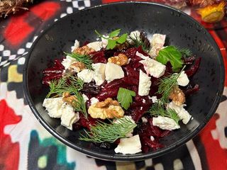 Буряк печений з бринзою