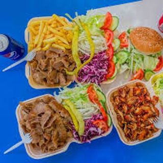 2 Kebab + 1 Patatas Fritas