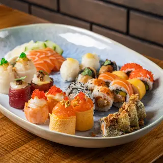 Nigiri & Gunkan Premium 30 peças