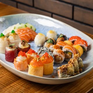 Nigiri & Gunkan Premium 30 peças