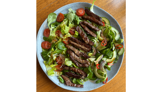 Tajska sałatka z wołowiną
