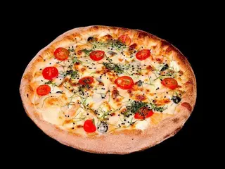 Піца з лососем та мікрогріном (550g)