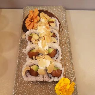 151. Uramaki Amendoa Roll 8 pezzi