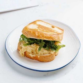 ათქვეფილი კვერცხი