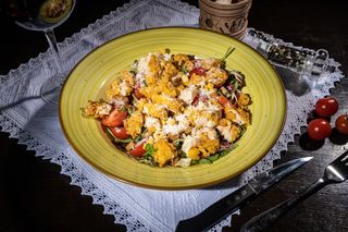 Salata Caesar de pui