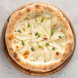 Пицца с грушей горгонзолой и медом (450г)