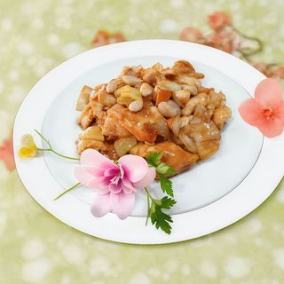 401. Pollo Con Almendras En Sha Cha