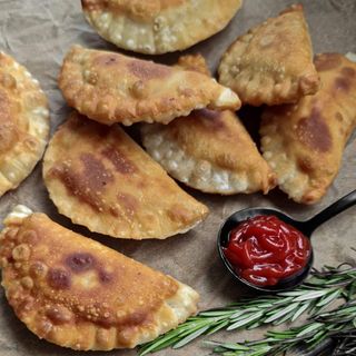 Чебупели с говядиной (305 гр.)