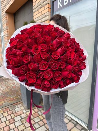 101 червона троянда "Explorer"