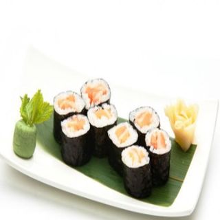 101. Maki De Salmón (8 Uds.)