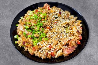 Смажений рис з беконом