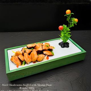 Ciuperci și creveți 羊肚菌酿虾胶