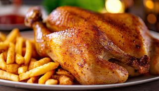 Pollo Con Patatas Y Croquetas De Jamón (2 A 3 Personas)