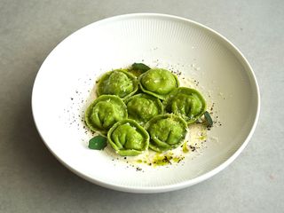 Равіолі з кроликом і перечним соусом (280г)