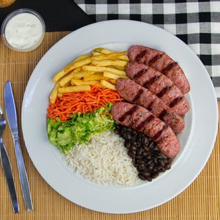 Churrasco de Salsichas Grelhadas