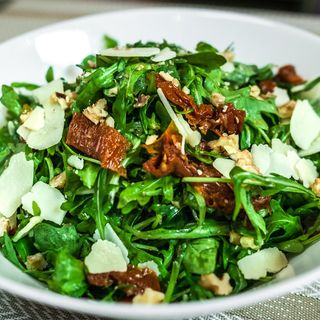 Ensalada De Rucula Con Parmesano
