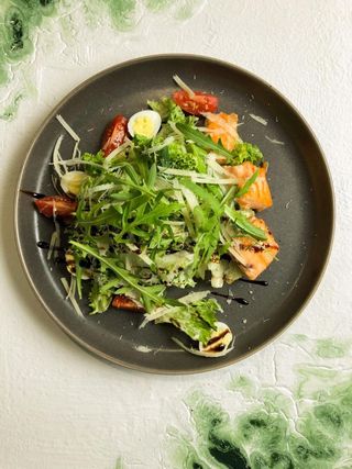 Салат Цезар з лососем (240г)