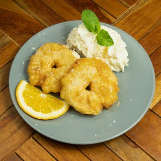 Ananas w cieście miodem 2szt.