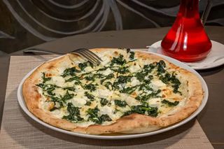 Піца зі шпинатом та сиром Фета (240г)