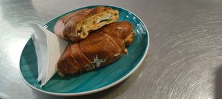 Croissant Vegetal Con Pollo