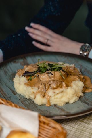 Svinjski medaljoni u sosu od pečuraka