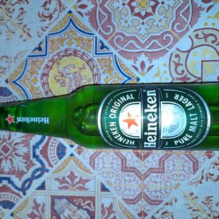 105. Heineken 66 cl