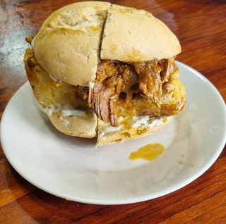 Pitufo de tortilla y mechada